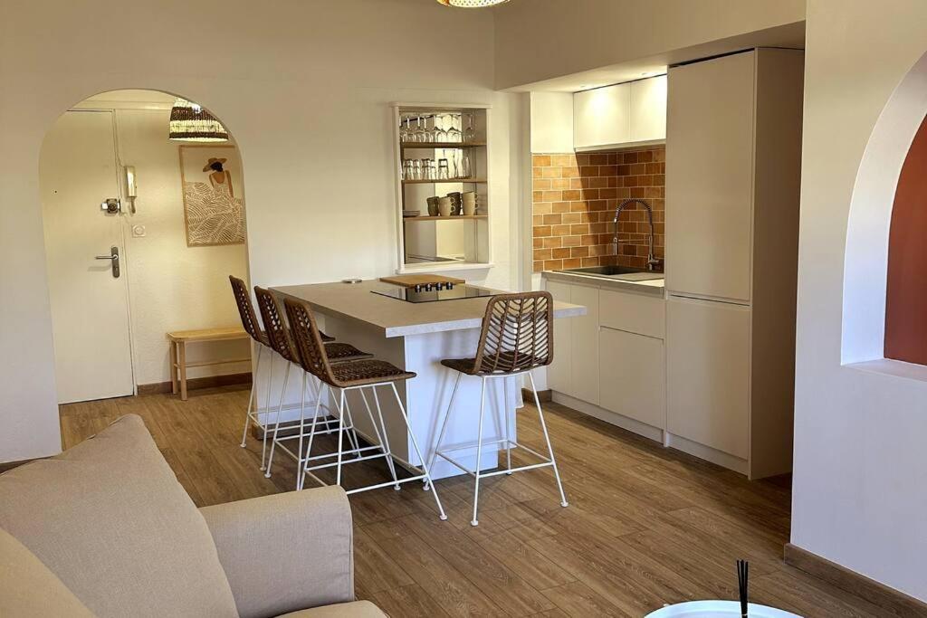 Chez Joan, Apt De Standing, 4 Prs, A 300M Des Plages Antibes Esterno foto