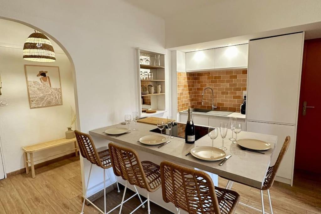 Chez Joan, Apt De Standing, 4 Prs, A 300M Des Plages Antibes Esterno foto